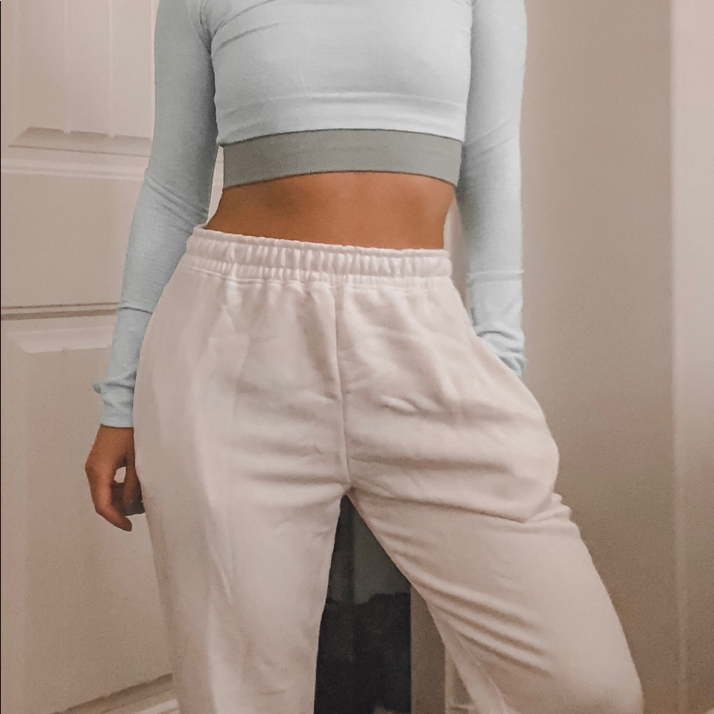 White Miss-guided Joggers size US 2